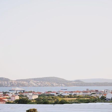 Apartment Blanka With A Beautiful View Of Trogir Exteriér fotografie
