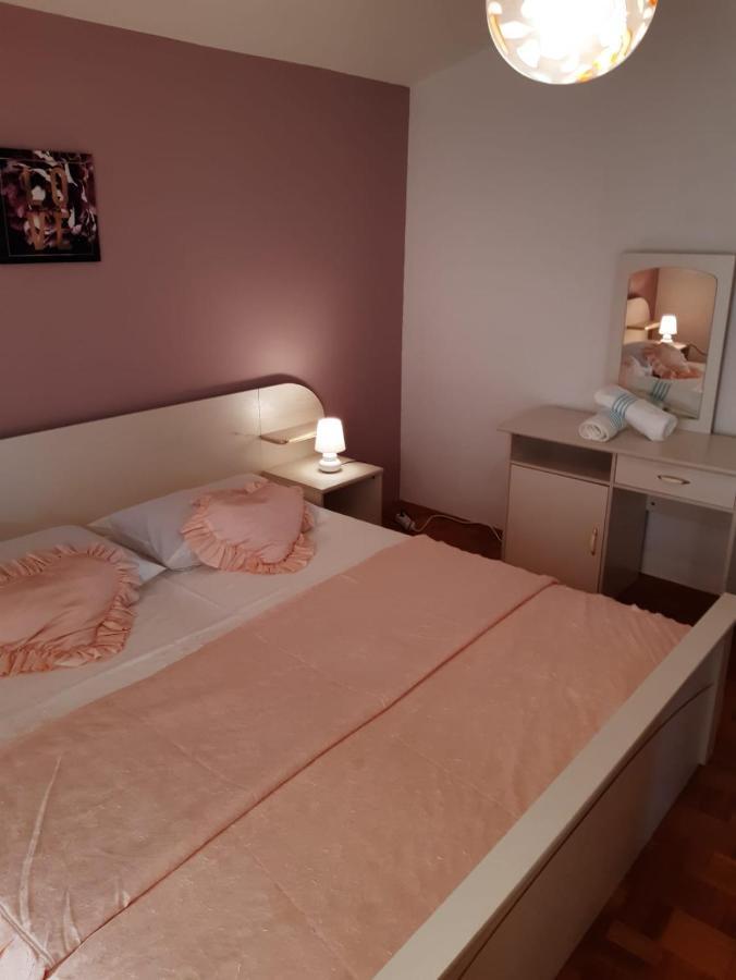 Apartment Blanka With A Beautiful View Of Trogir Exteriér fotografie