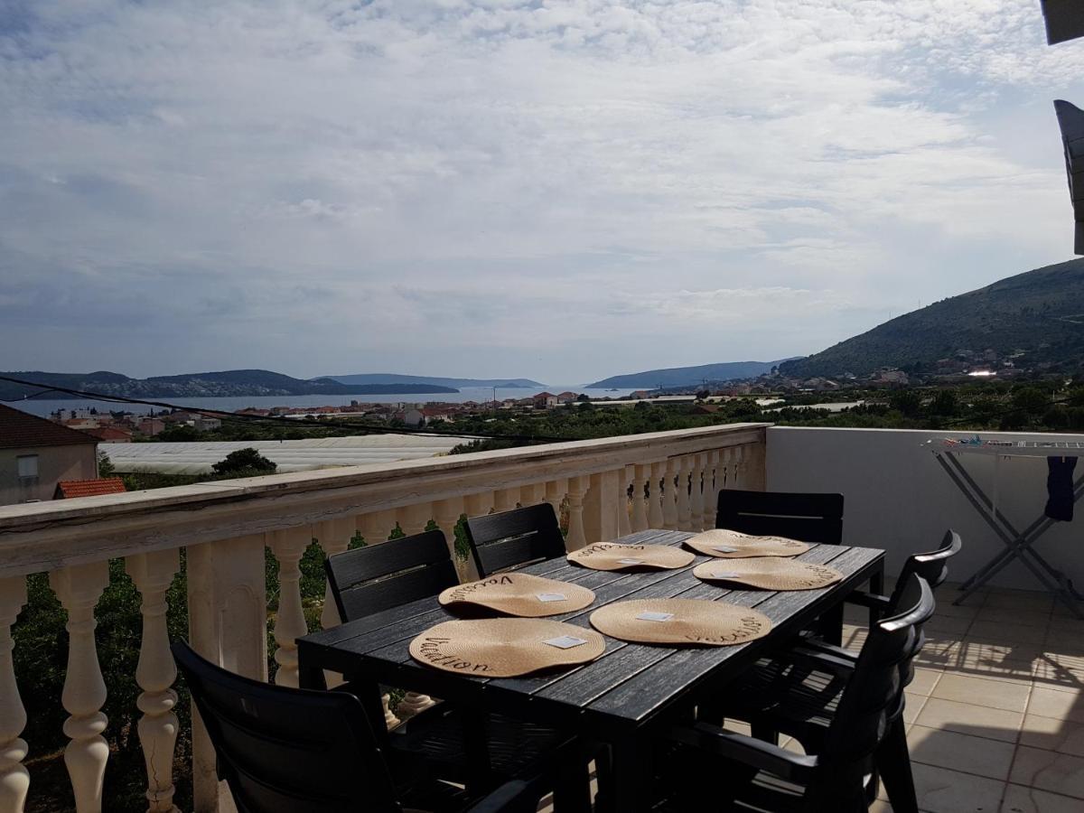 Apartment Blanka With A Beautiful View Of Trogir Exteriér fotografie
